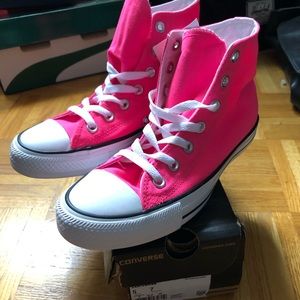 Hot pink converse size 7 ladies / 5 men’s